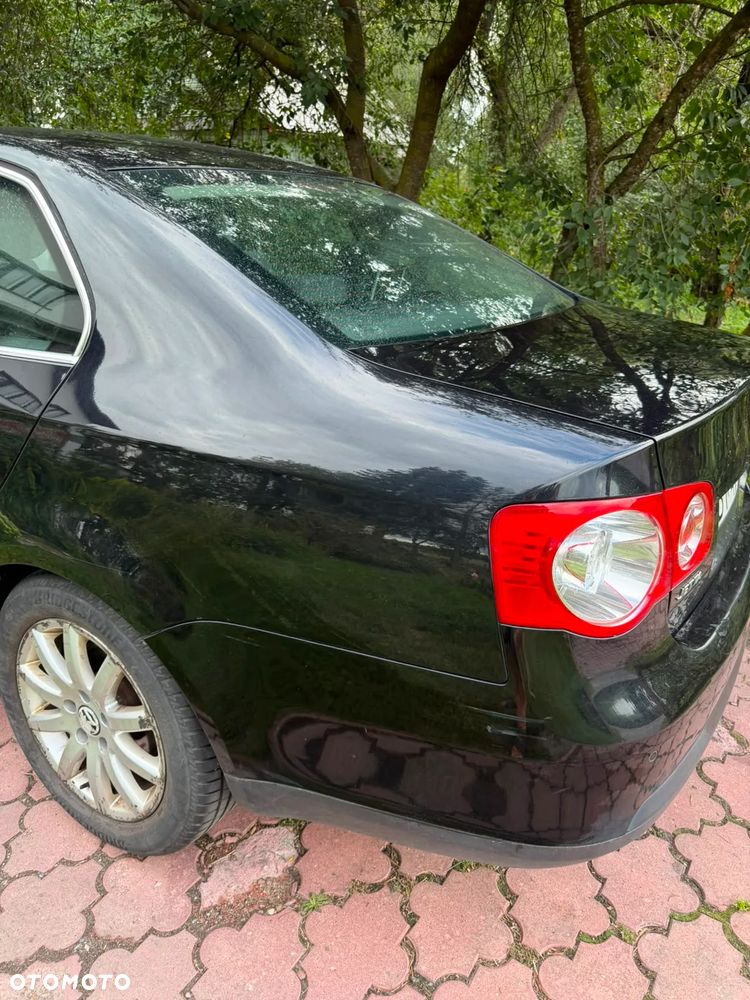 Volkswagen Jetta 1.6 TDI DPF Comfortline - 16