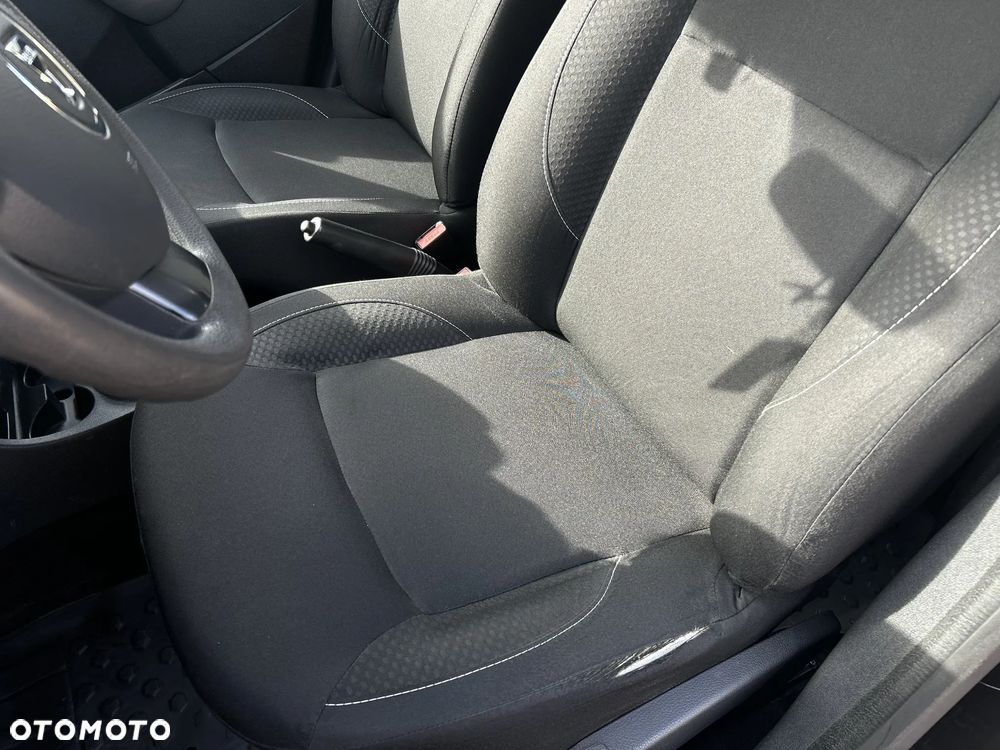 Dacia Duster 1.6 SCe Ambiance S&S - 12