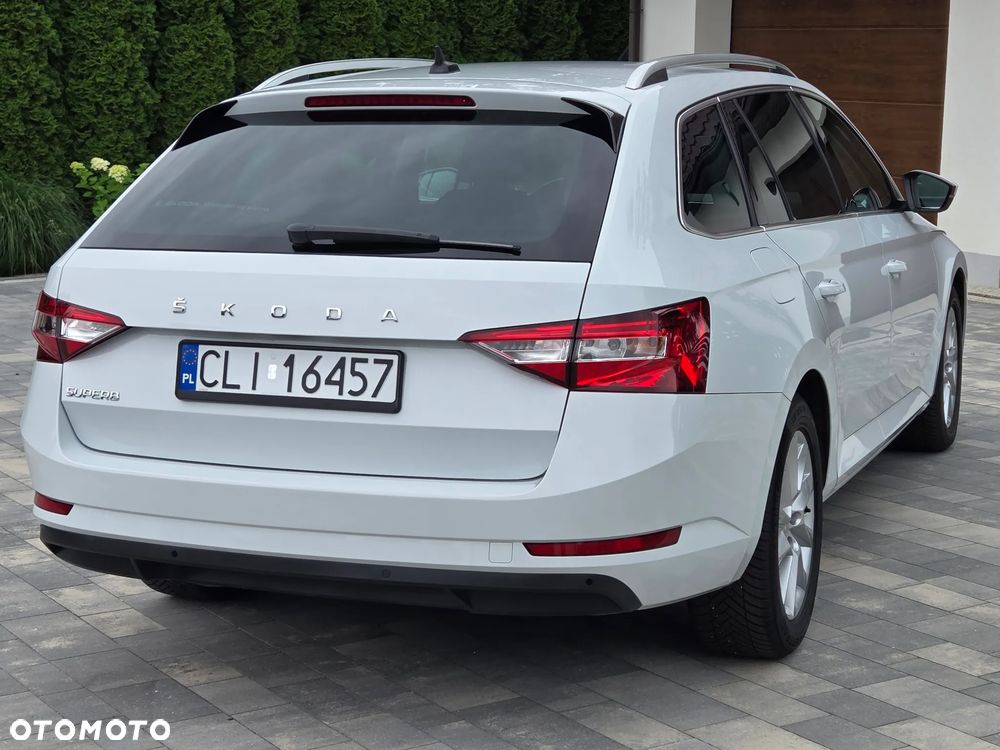 Skoda Superb 2.0 TDI SCR Style DSG - 32