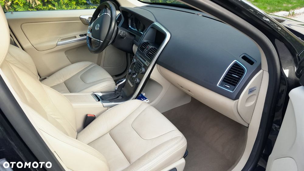 Volvo XC 60 D5 AWD Summum - 8