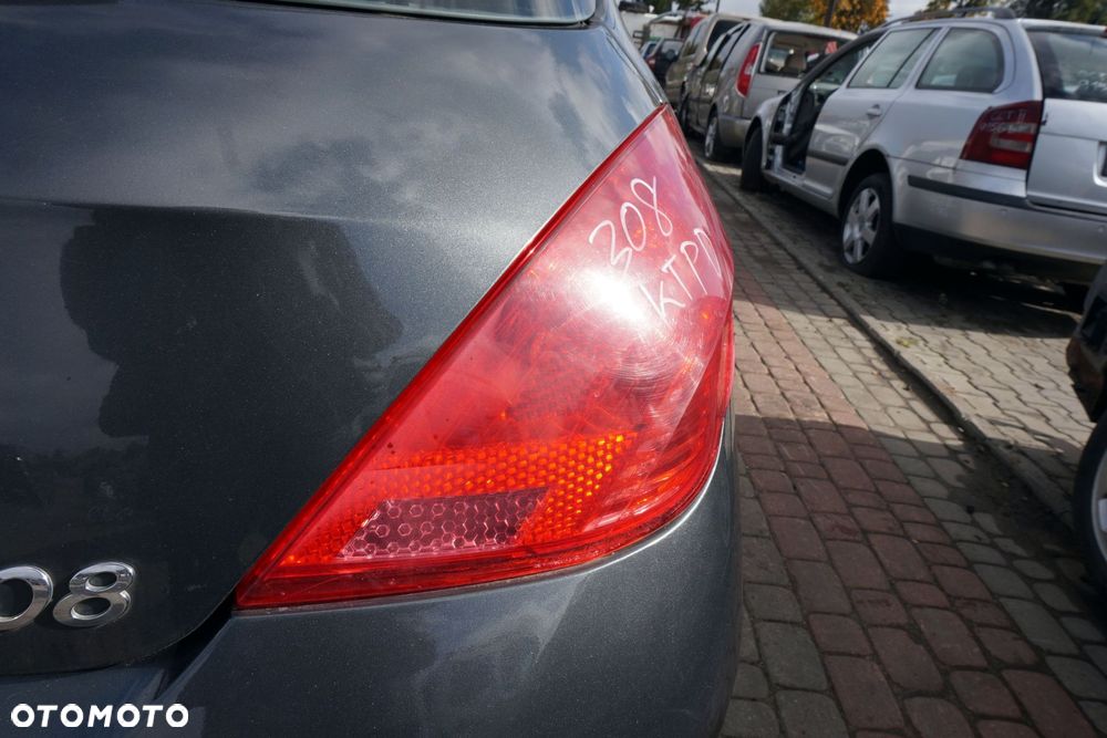 LAMPA TYLNA PRAWA 308 I T7 5D HB 6351CV PEUGEOT 2007-2011 - 2