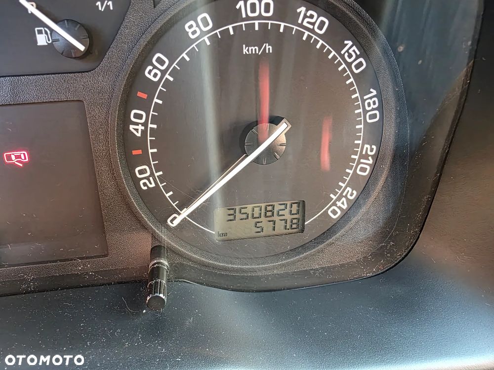 Skoda Octavia 1.6 Tour - 4