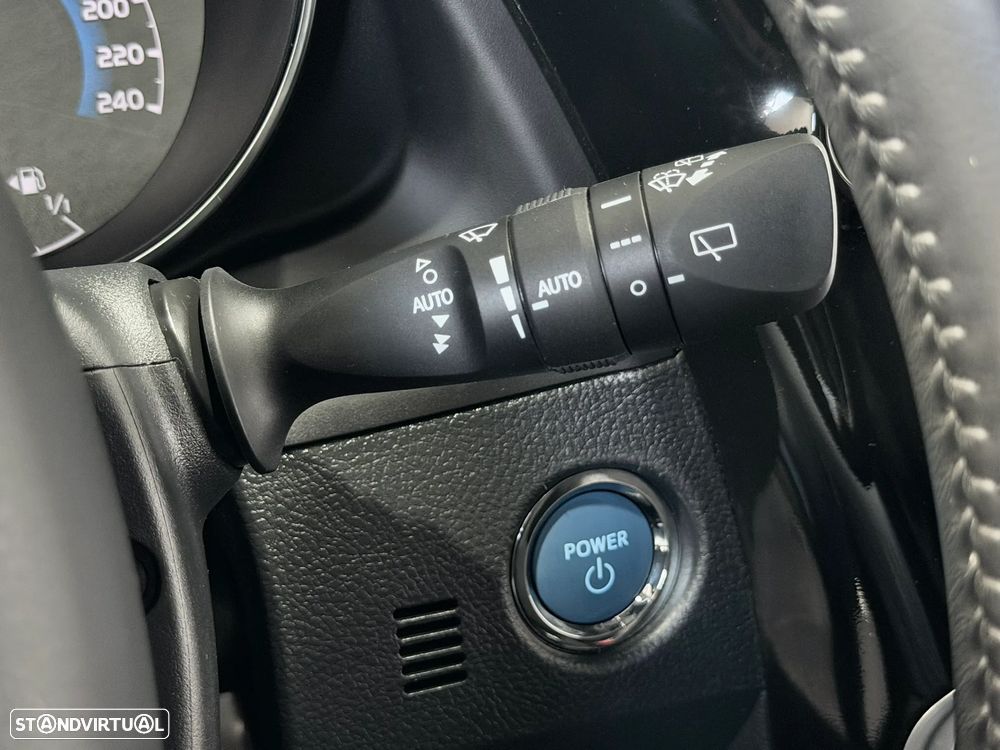 Toyota Auris Touring Sports 1.8 HSD Exclusive+Navi - 26