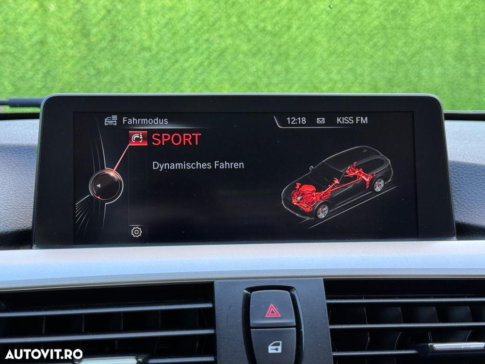 BMW Seria 3 320d Aut. Efficient Dynamics Edition - 31