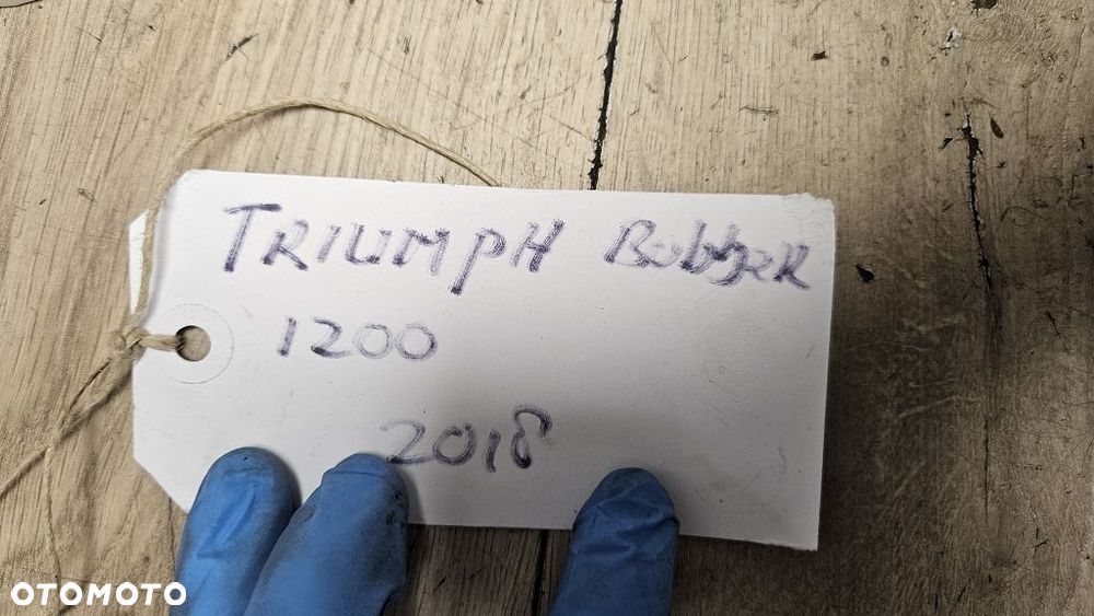 Króciec gumy filtra Triumph Bonneville 1200 Bobber - 10
