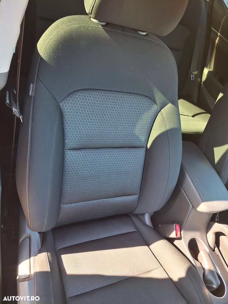 Hyundai Elantra 1.6 MPi Comfort - 26