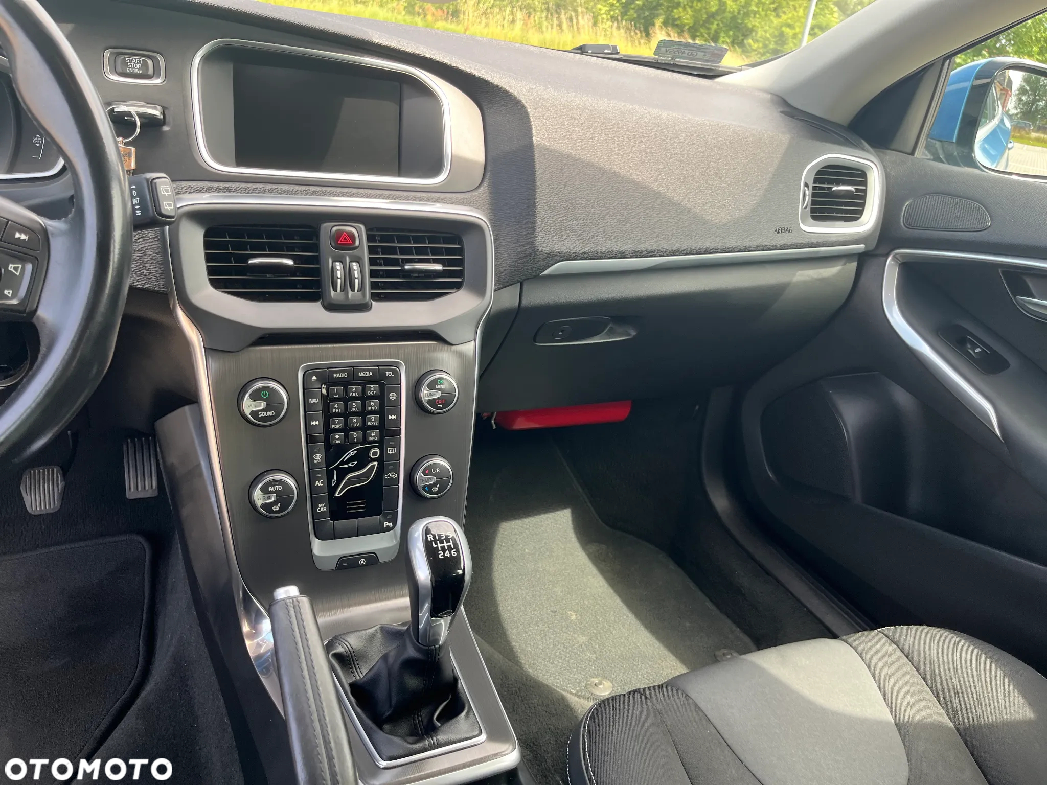 Volvo V40 D2 Momentum - 25