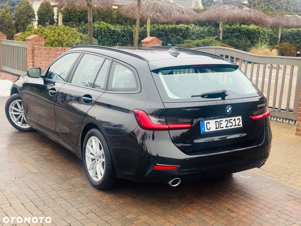BMW Seria 3 320d Sport Line Shadow - 4