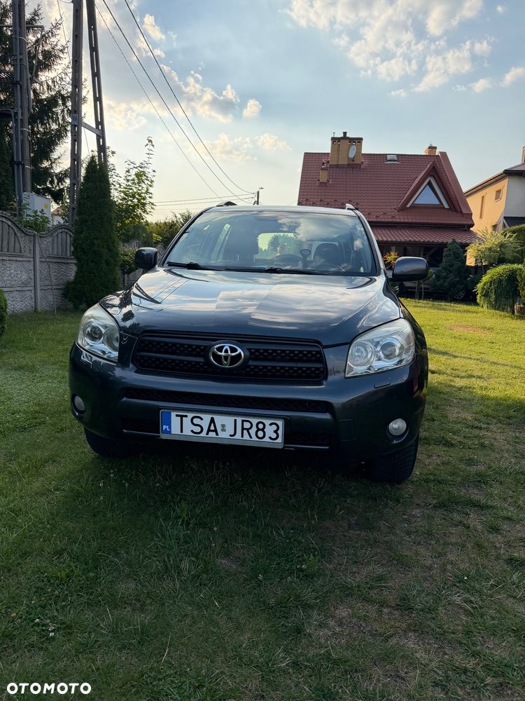 Toyota RAV4 - 1