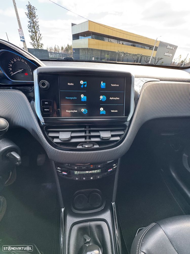 Peugeot 2008 1.2 PureTech Allure - 14