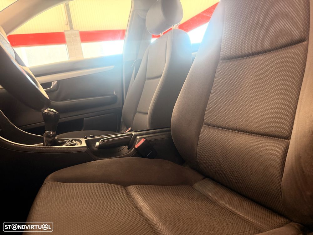 Audi A4 1.6 - 6