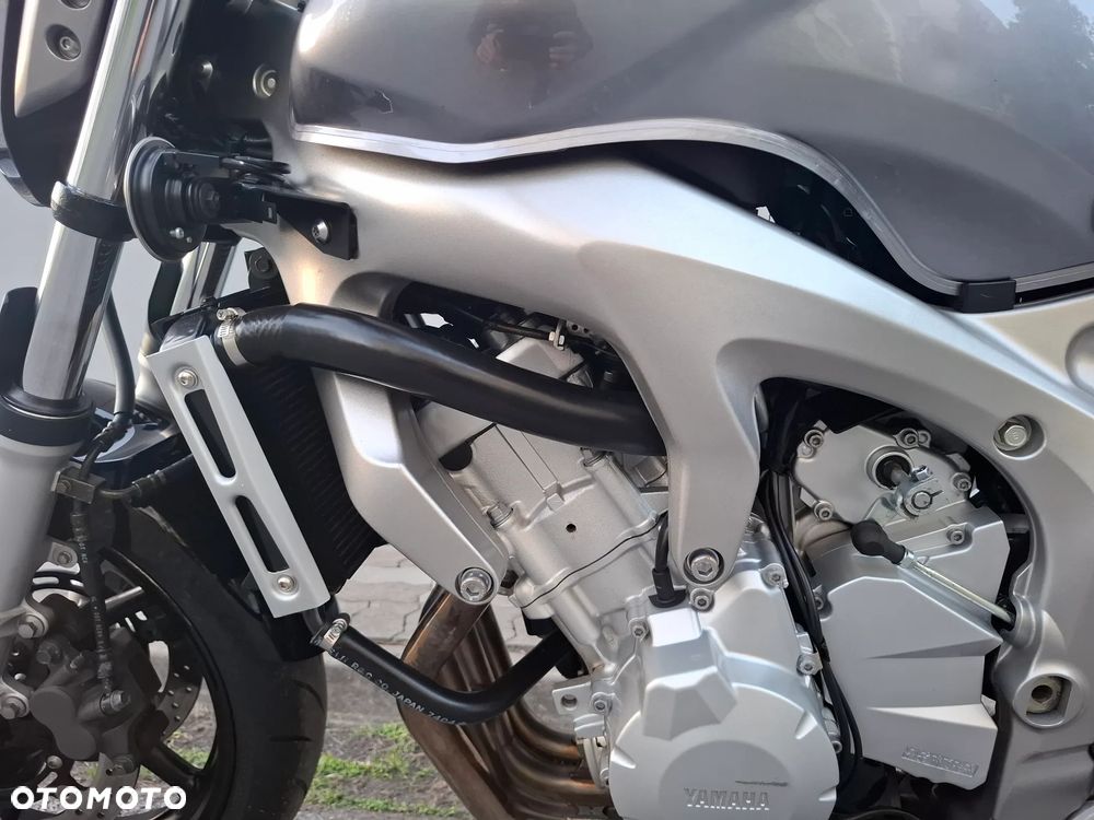 Yamaha FZ6 - 30