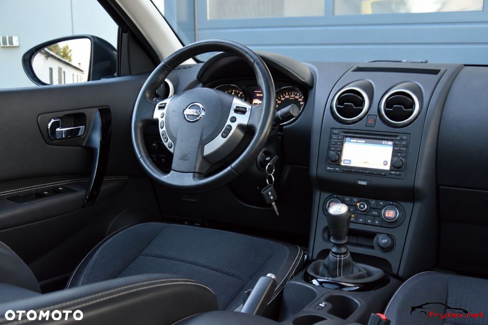 Nissan Qashqai - 25