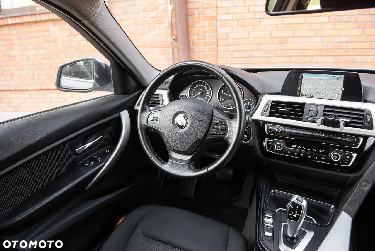 BMW Seria 3 318d - 22