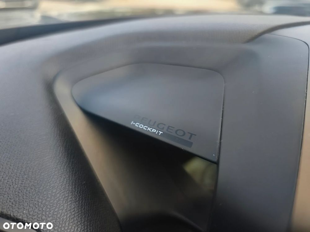 Peugeot 2008 - 13