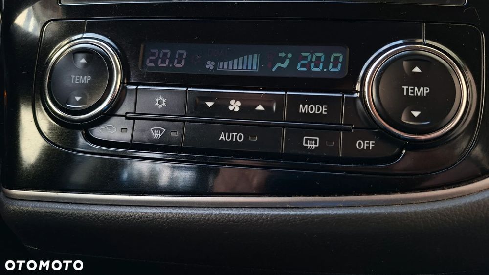 Mitsubishi Outlander 2.0 2WD Inform - 34