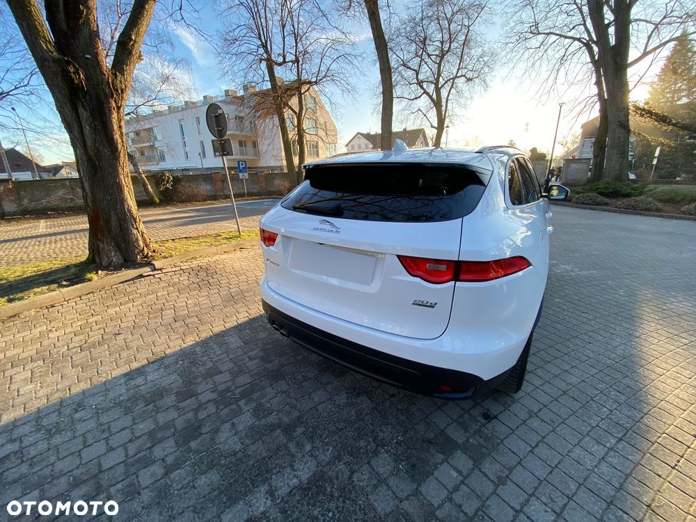 Jaguar F-Pace 2.0 i4D AWD Prestige - 24