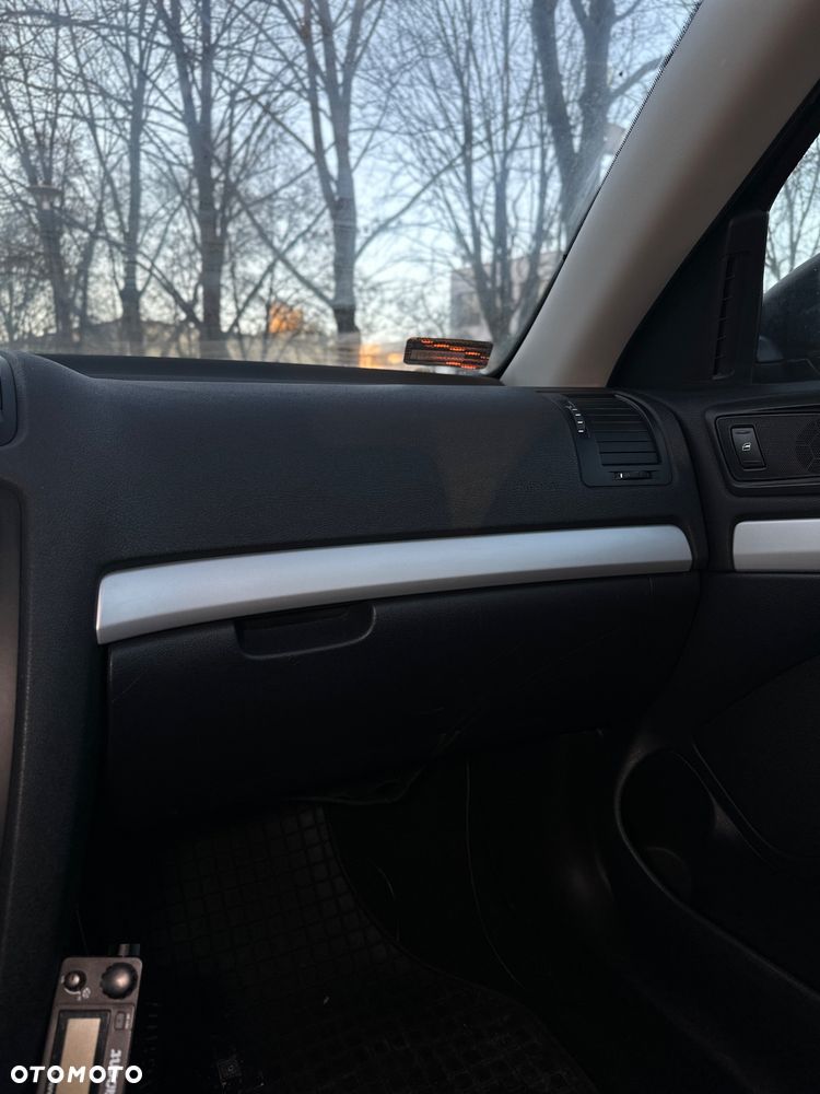 Skoda Octavia 1.6 Ambiente - 12