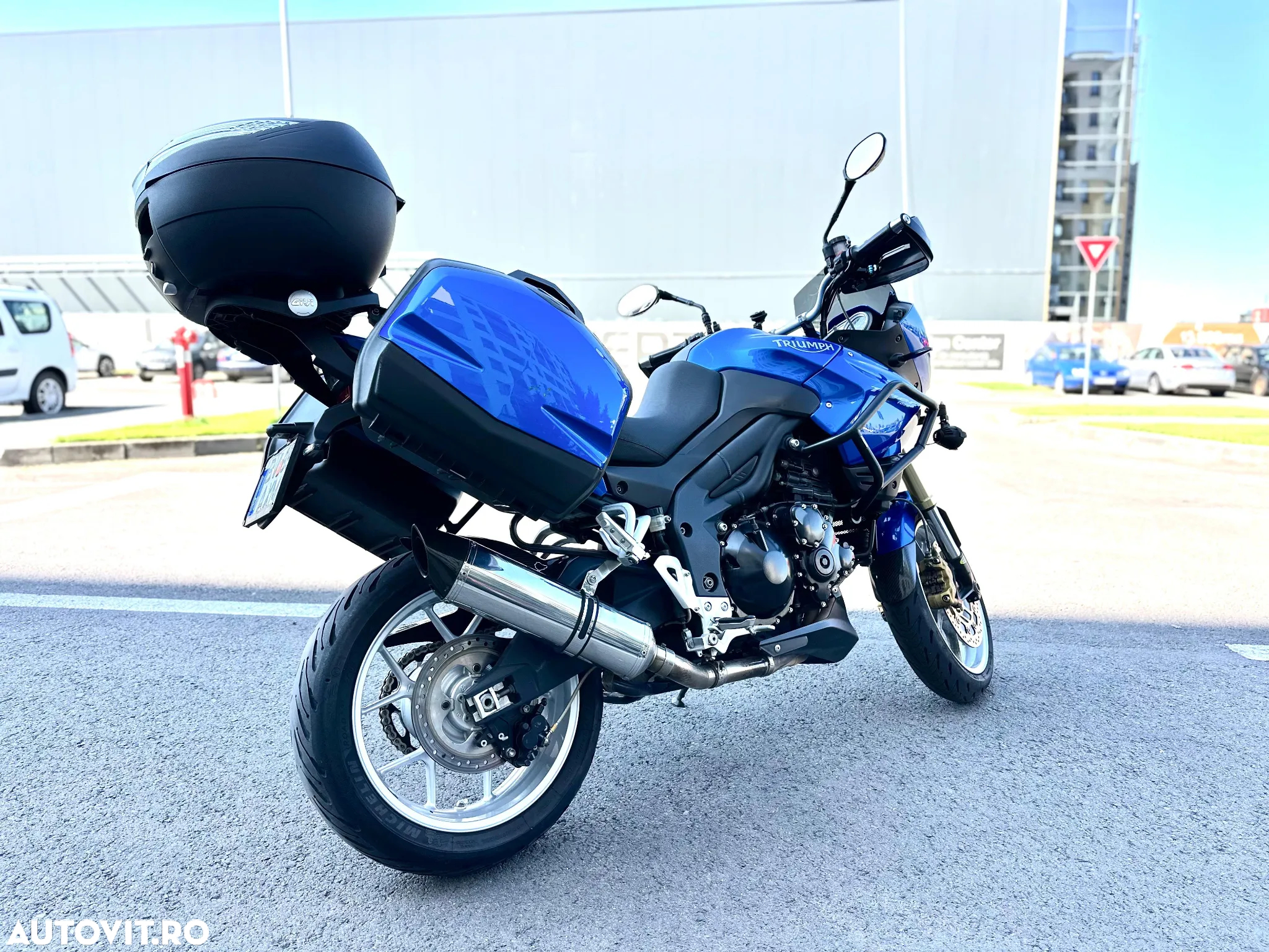 Triumph Tiger 1050 - 6