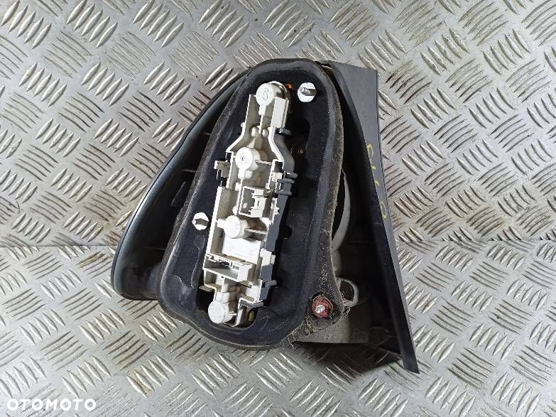 LAMPA PRAWA TYLNA BMW E46 - 2