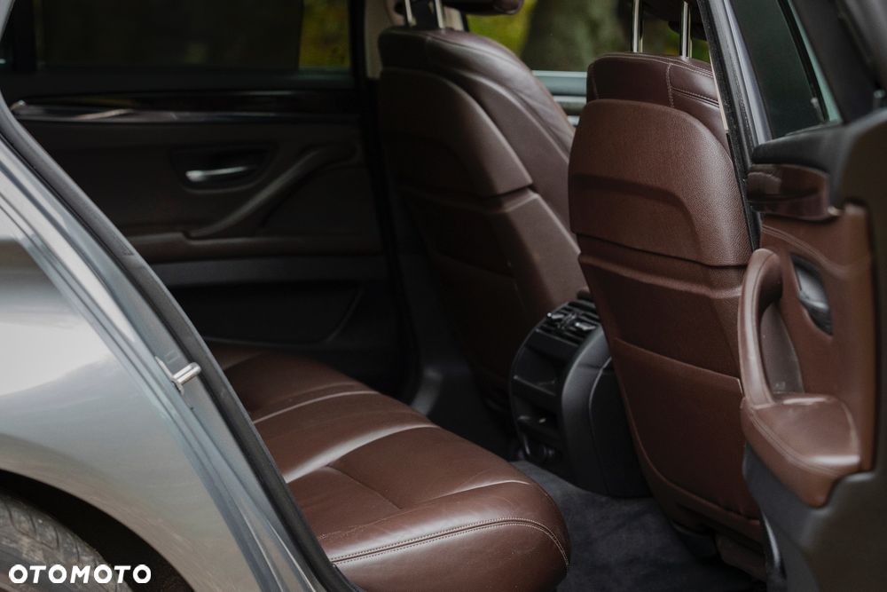BMW Seria 5 530d xDrive Luxury Line - 16