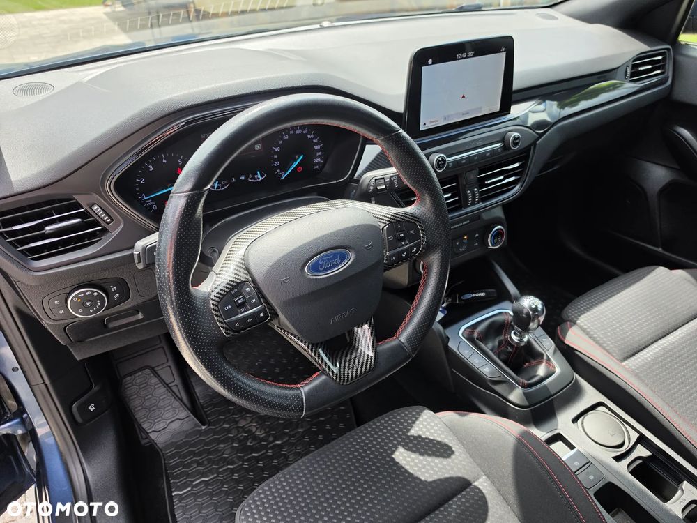 Ford Focus 1.0 EcoBoost Start-Stopp-System ST-LINE - 30