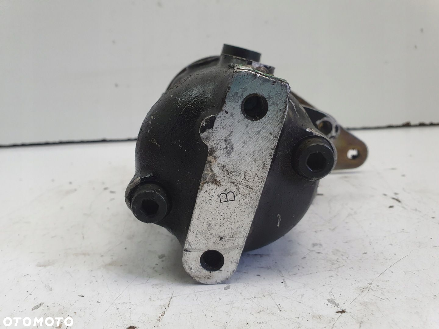 Alfa Romeo 75 2.0 TS POMPA WSPOMAGANIA 8601955117 - 4