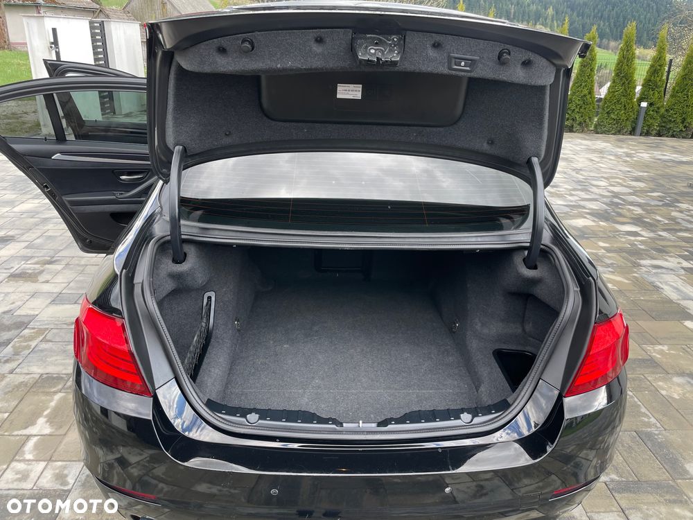 BMW Seria 5 530d xDrive - 12