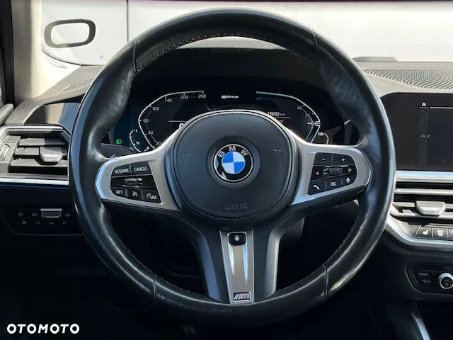 BMW Seria 3 330e xDrive M Sport sport - 19