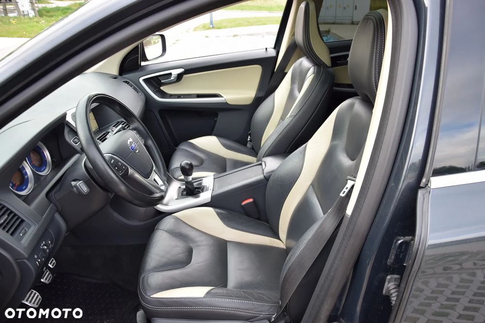 Volvo XC 60 D5 AWD RDesign - 19