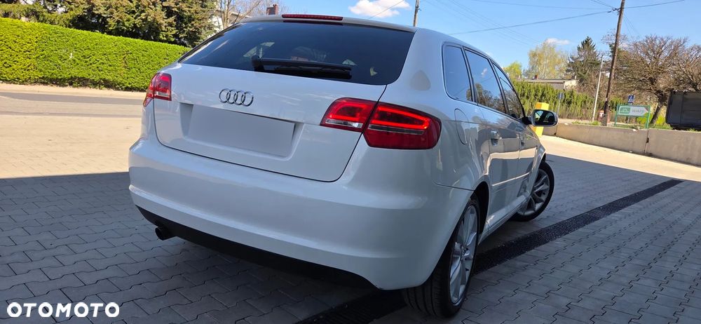 Audi A3 Sportback 1.6 TDI DPF S line Sportpaket - 31