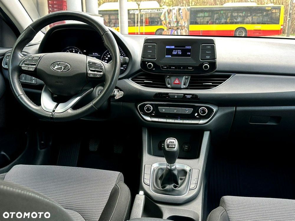 Hyundai i30 1.5 DPI Classic + - 20