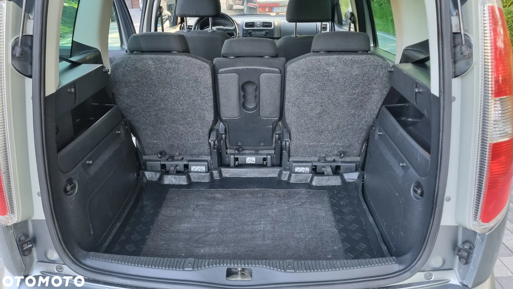 Skoda Roomster 1.6 16V Style - 9