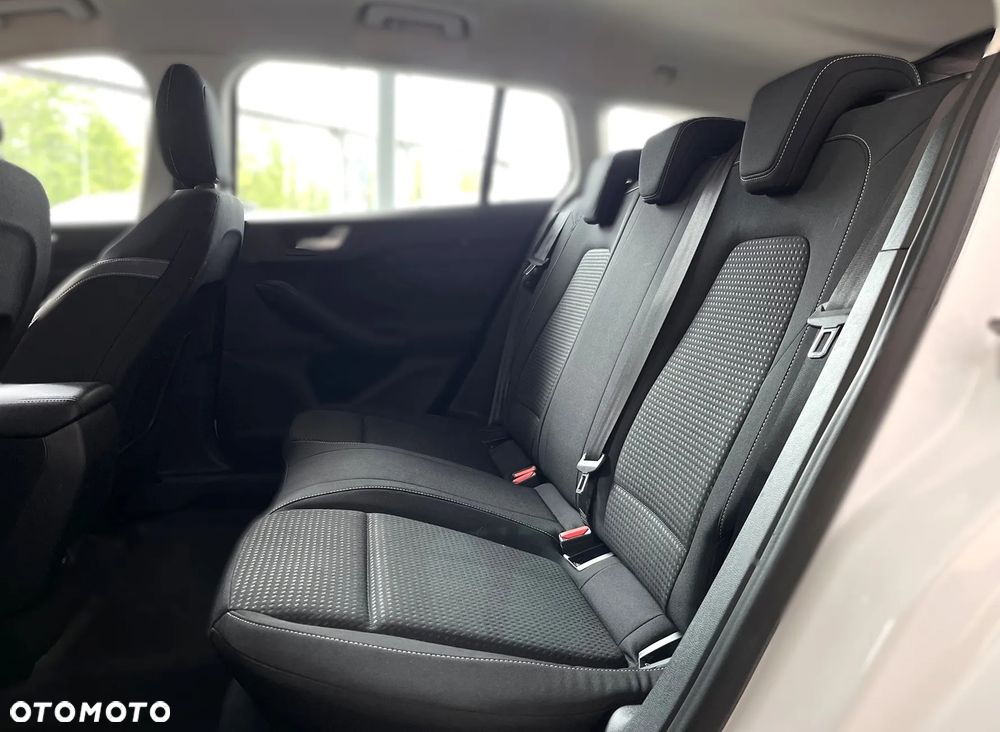 Ford Focus 1.5 EcoBoost Titanium ASS - 24