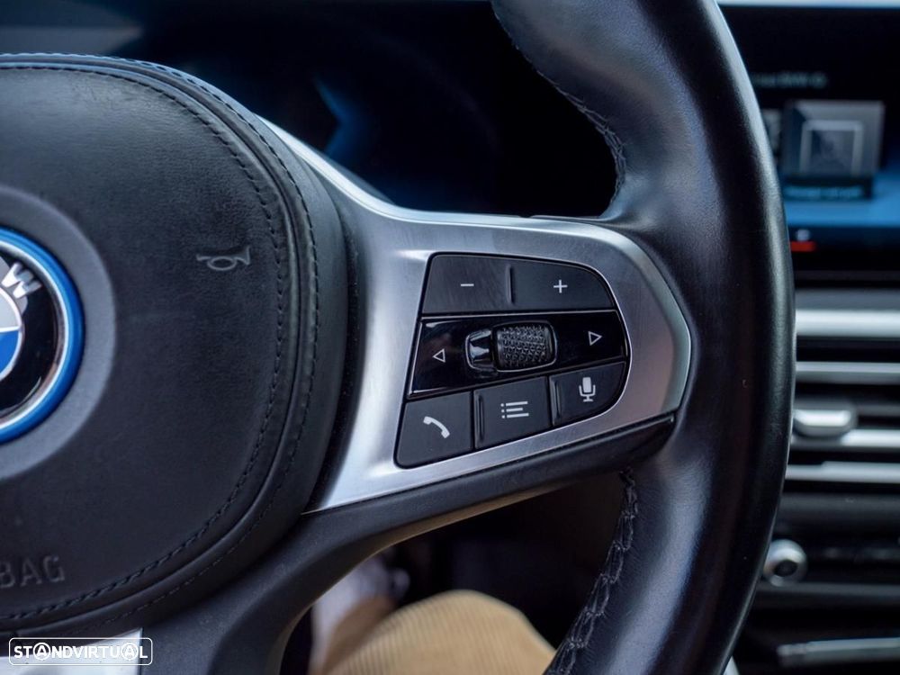 BMW i4 eDrive35 Desportiva M - 32