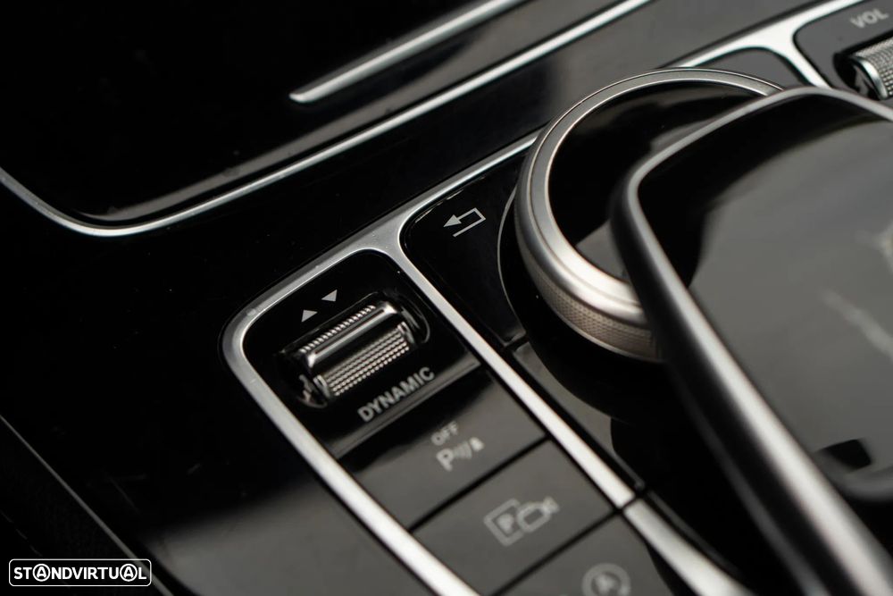 Mercedes-Benz E 220 d AMG Line - 20