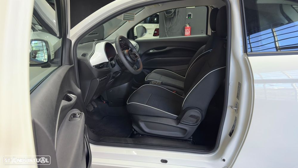 Fiat 500e 3 + 1 23,8kWh Icon - 32