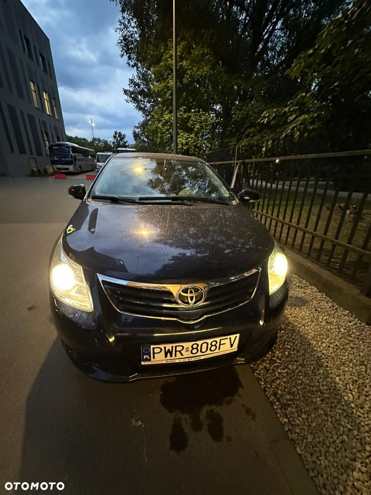 Toyota Avensis 2.2 D-4D Platinium - 1