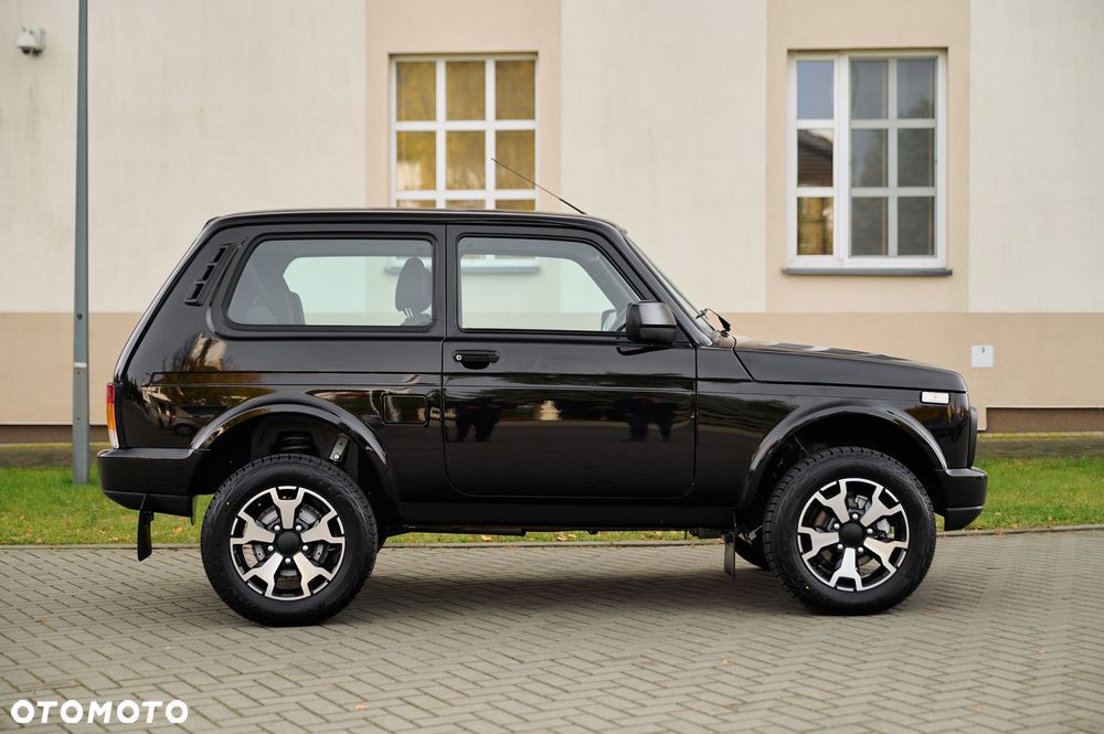 Lada Niva - 12