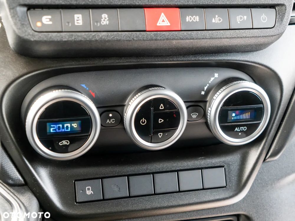 Iveco Daily 35S18HA8 3.0 kontener z windą - 18