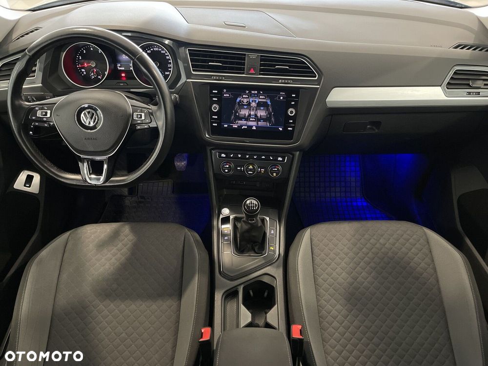 Volkswagen Tiguan - 13