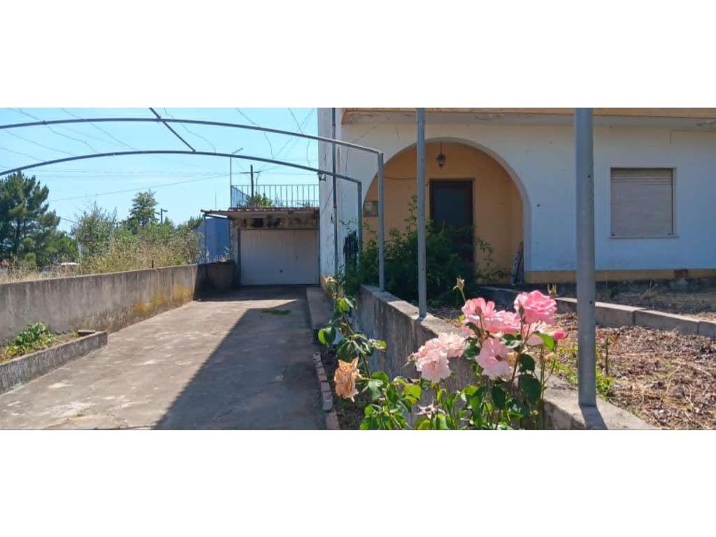 Moradia T4 com Quintal, Garagem e Terraço Panorâmico | Vila de Mação - Grande imagem: 5/35