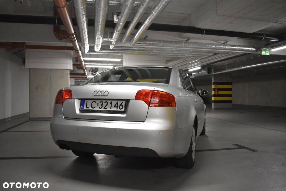 Audi A4 Limousine - 6