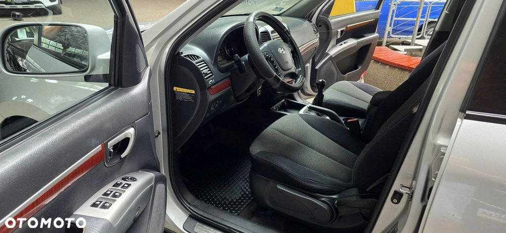 Hyundai Grand Santa Fe - 9