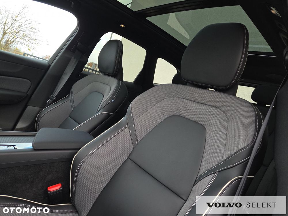 Volvo XC 60 T8 AWD Plus Black Edition - 23