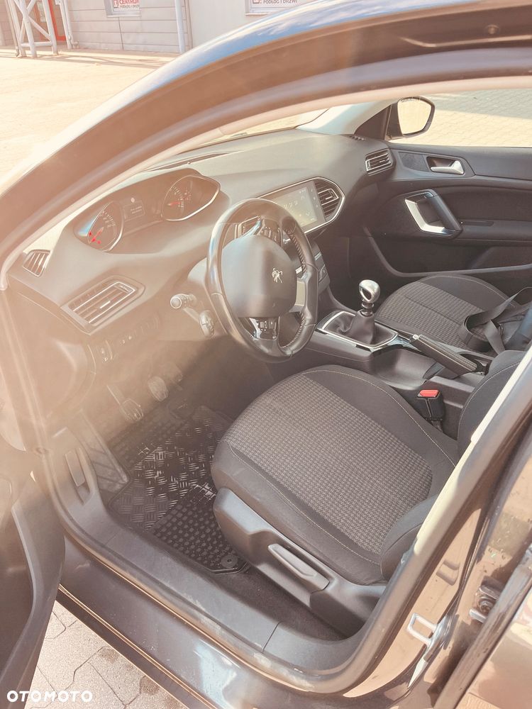 Peugeot 308 PureTech 130 Stop & Start Active - 8