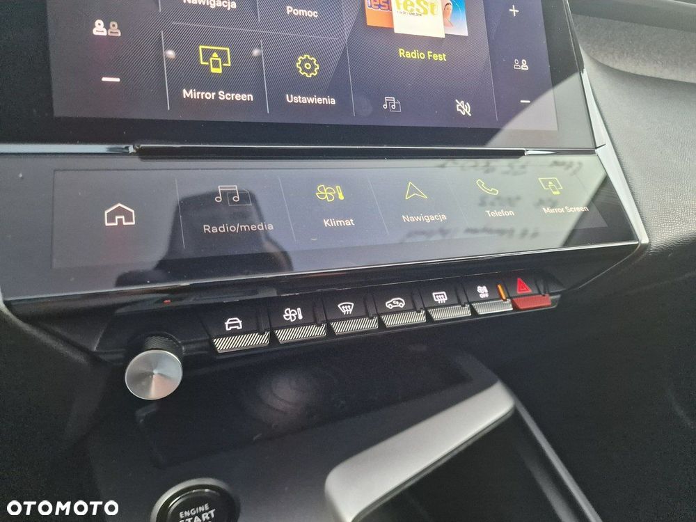 Peugeot 308 1.6 Hybrid PHEV Allure EAT8 - 26