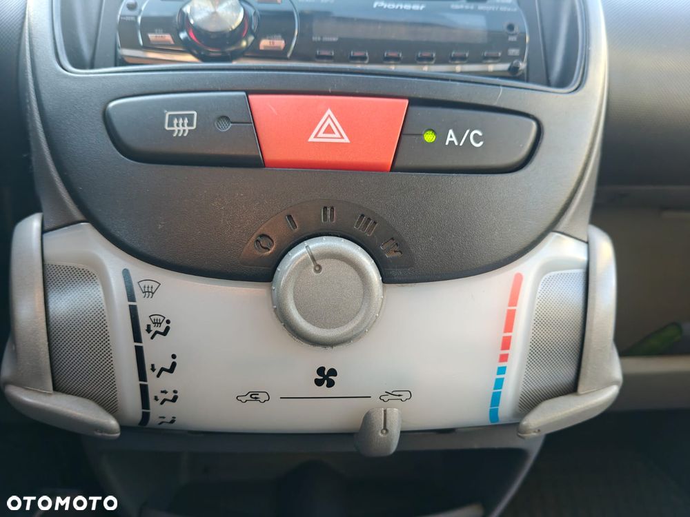 Peugeot 107 1.0 Happy - 30