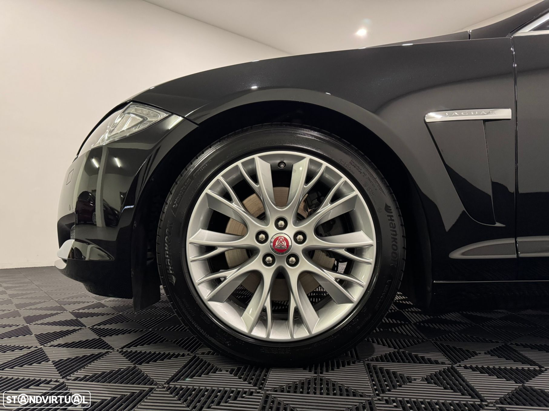 Jaguar XF Sportbrake 2.2 D Premium Luxury - 20