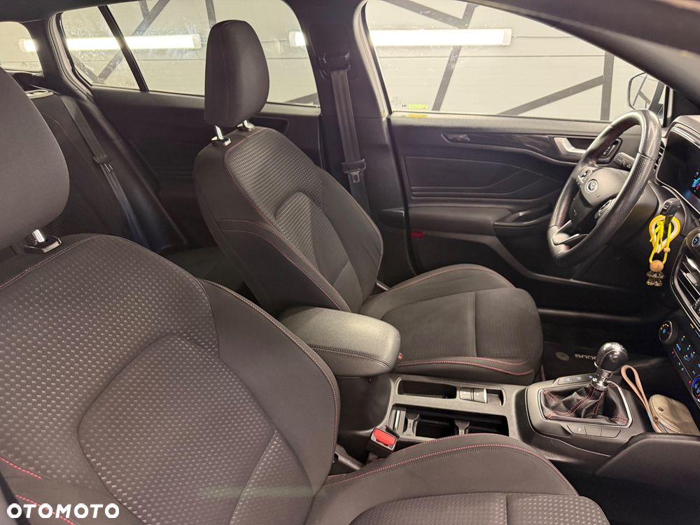 Ford Focus 1.5 EcoBlue Start-Stopp-System ST-LINE - 17